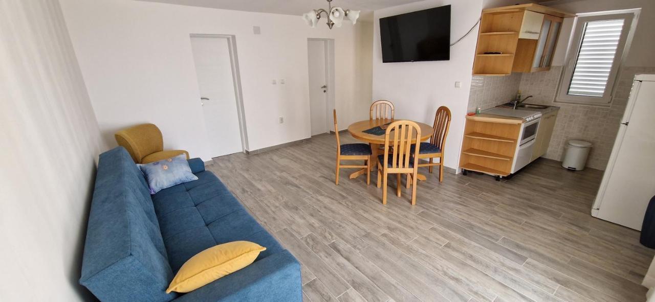 Apartment Ljubica Рогозница Екстериор снимка
