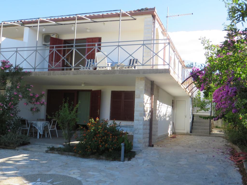 Apartment Ljubica Рогозница Стая снимка